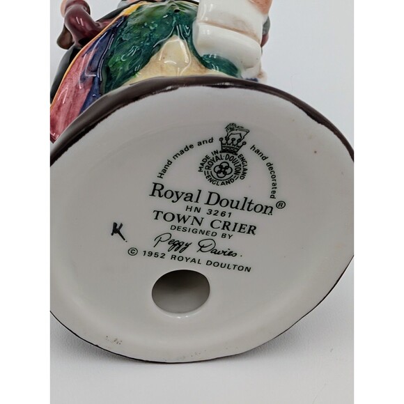 Vintage Royal Doulton 1952 4" Figurines Good King Wenceslas 3262 Town Crier 3261 - Picture 7 of 12